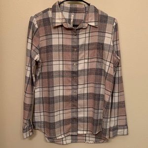 DONATED Kuhl Kamila velvet trim flannel. Like new. 5⭐️Seller Posh Ambassador.